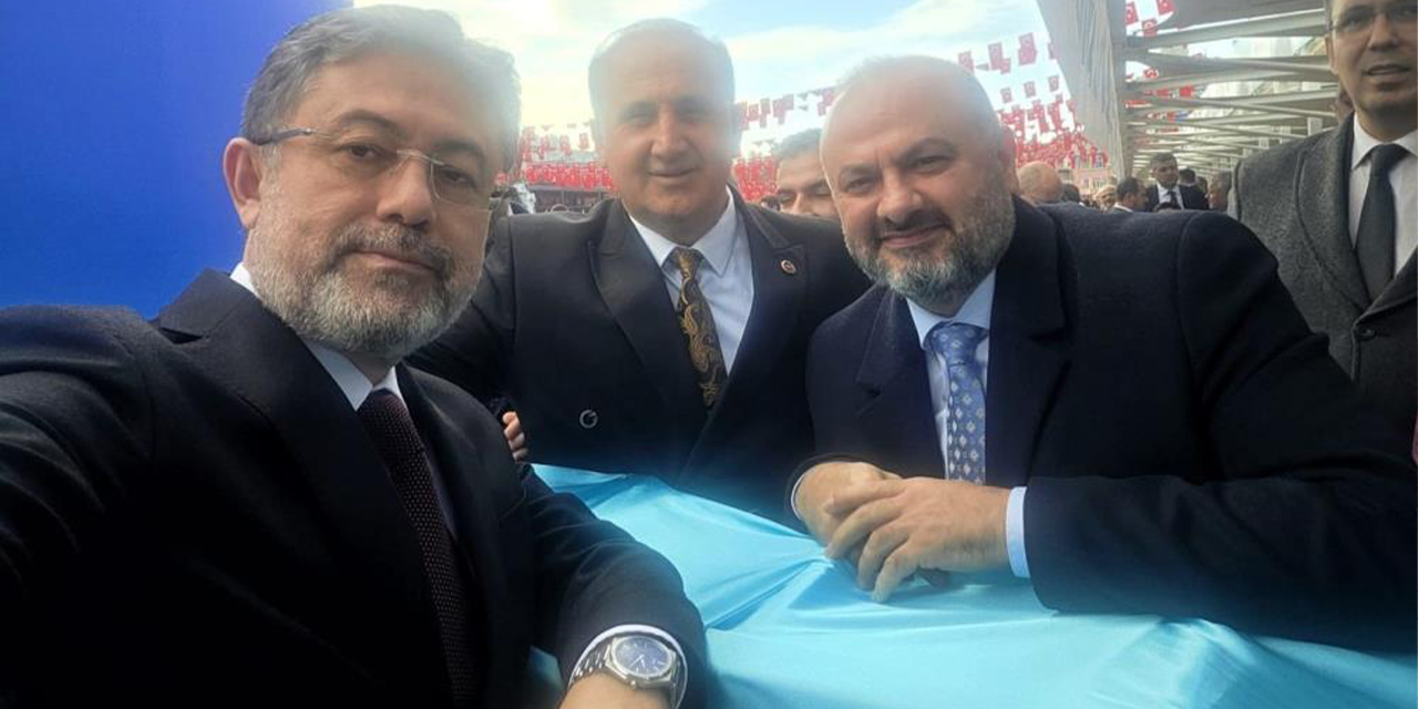 Başkan Kaya, Bakan Yumaklı ile deve güreşlerini görüştü