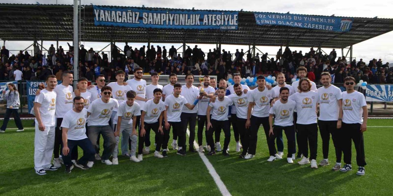 Selendi Belediyespor şampiyon