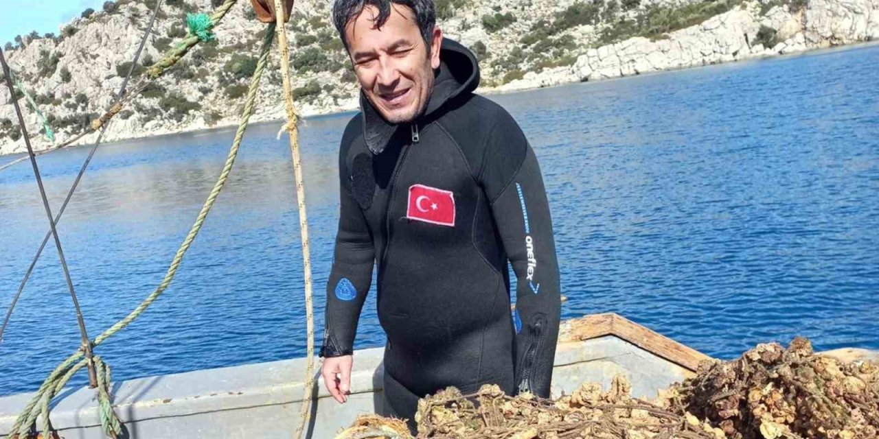 Bozburun’da hayalet ağlar denizden temizlendi