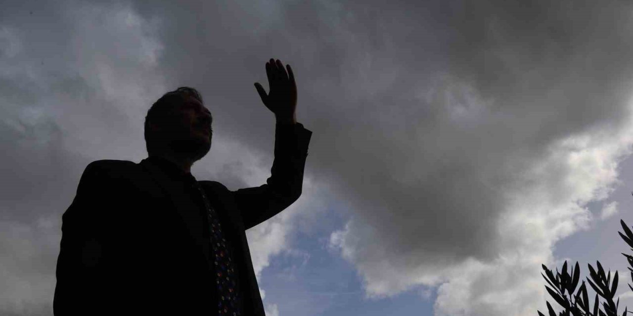 Doç. Dr. Özçelik: "İzmir’in su ihtiyacına bulut tohumlama çare değil"