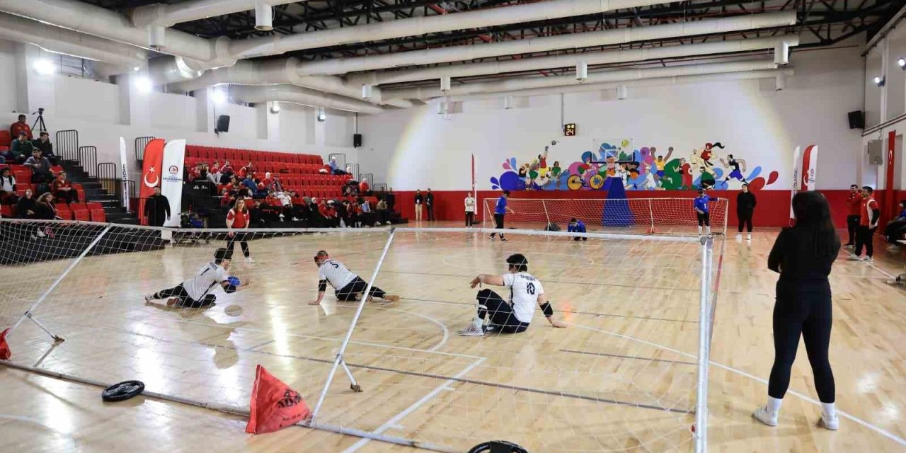 Denizli Büyükşehir’den görme engelli sporculara Braille alfabeli madalya