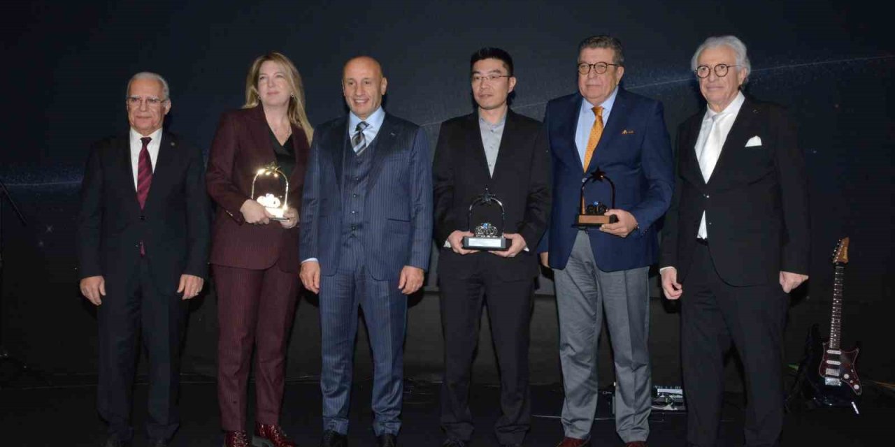 Ege’de ihracatın yıldızları belirlendi: Uğur Soğutma’ya çifte ödül