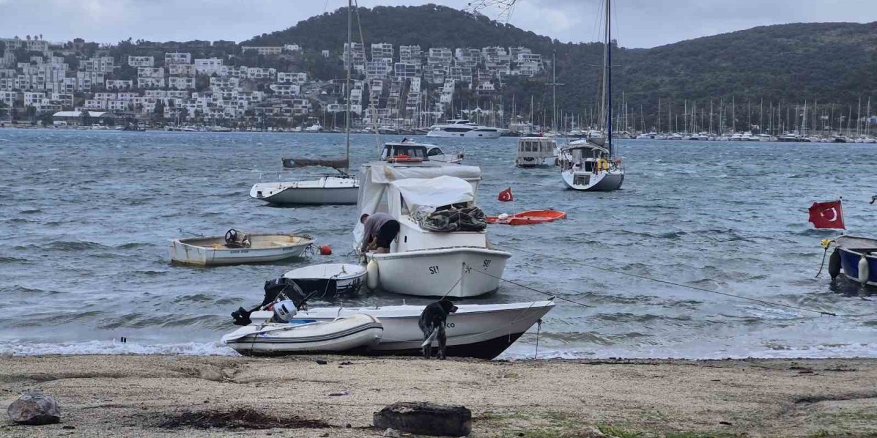 Bodrum’da fırtına etkili oluyor