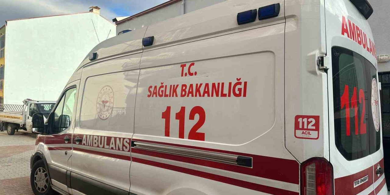 Uşak’ta bahçesindeki fırını yıkarken duvarın altında kalan adam yaralandı