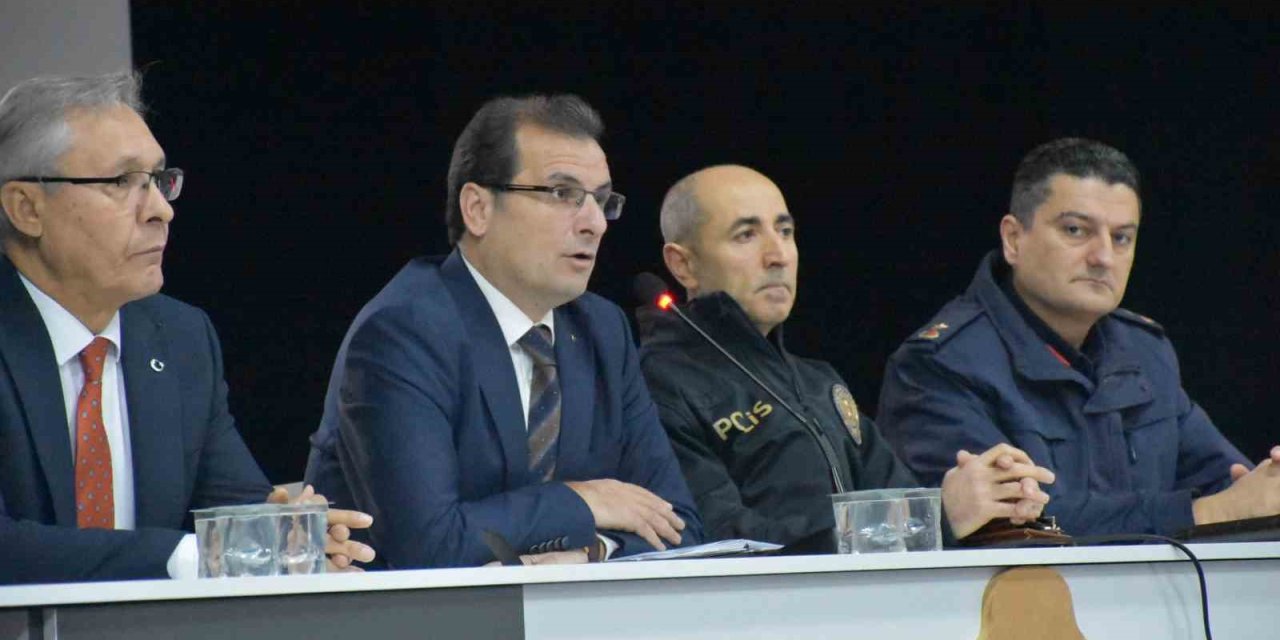 Salihli’de 2. dönem eğitim hazırlıkları masaya yatırıldı