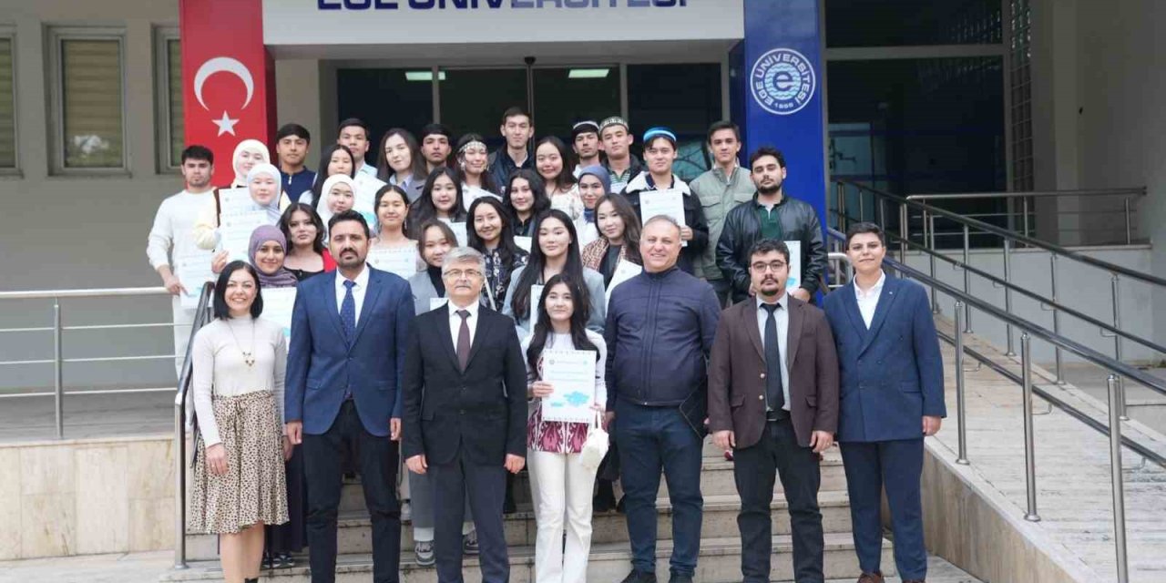EÜ’de Orhun Değişim Programı’na katılan öğrencilere yönelik veda toplantısı