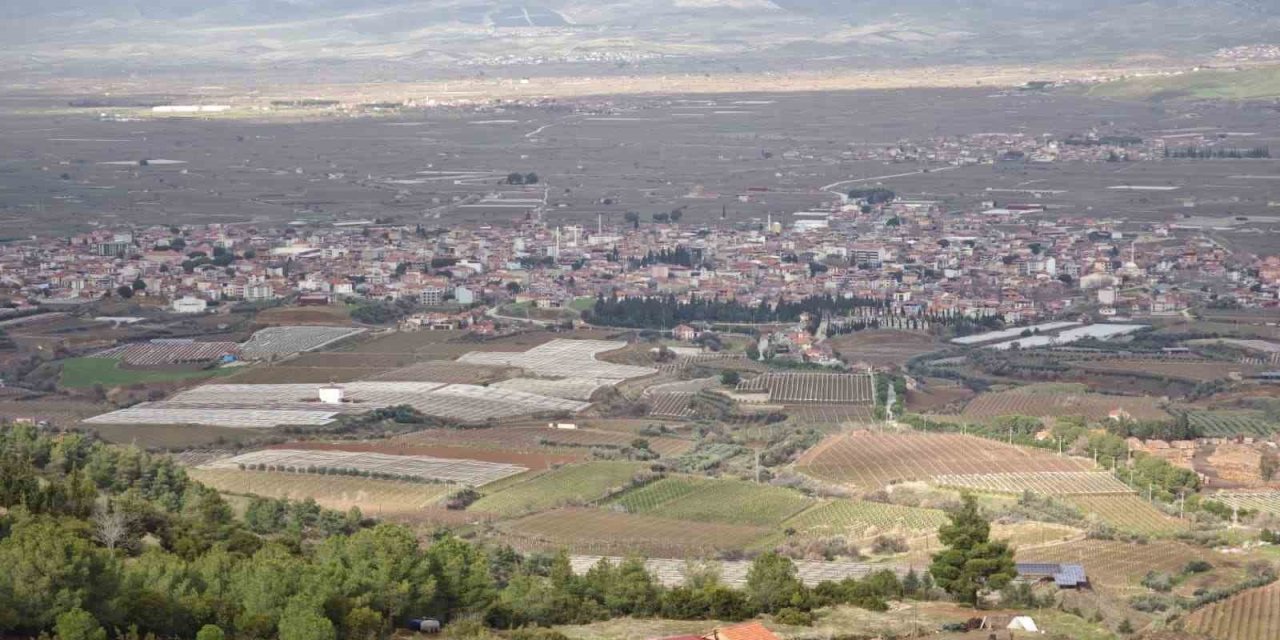 Sarıgöl Ovası gelinliğini çıkardı