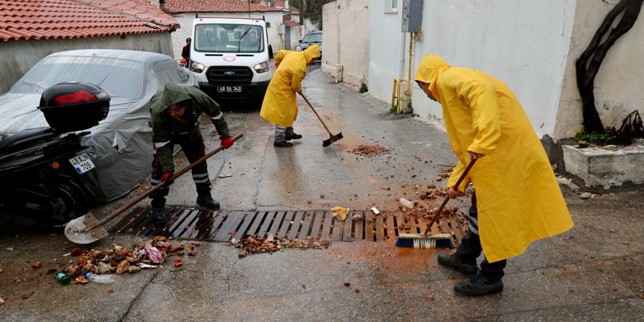 Menteşe Belediyesi ekiplerinden, 24 saatlik kesintisiz müdahale
