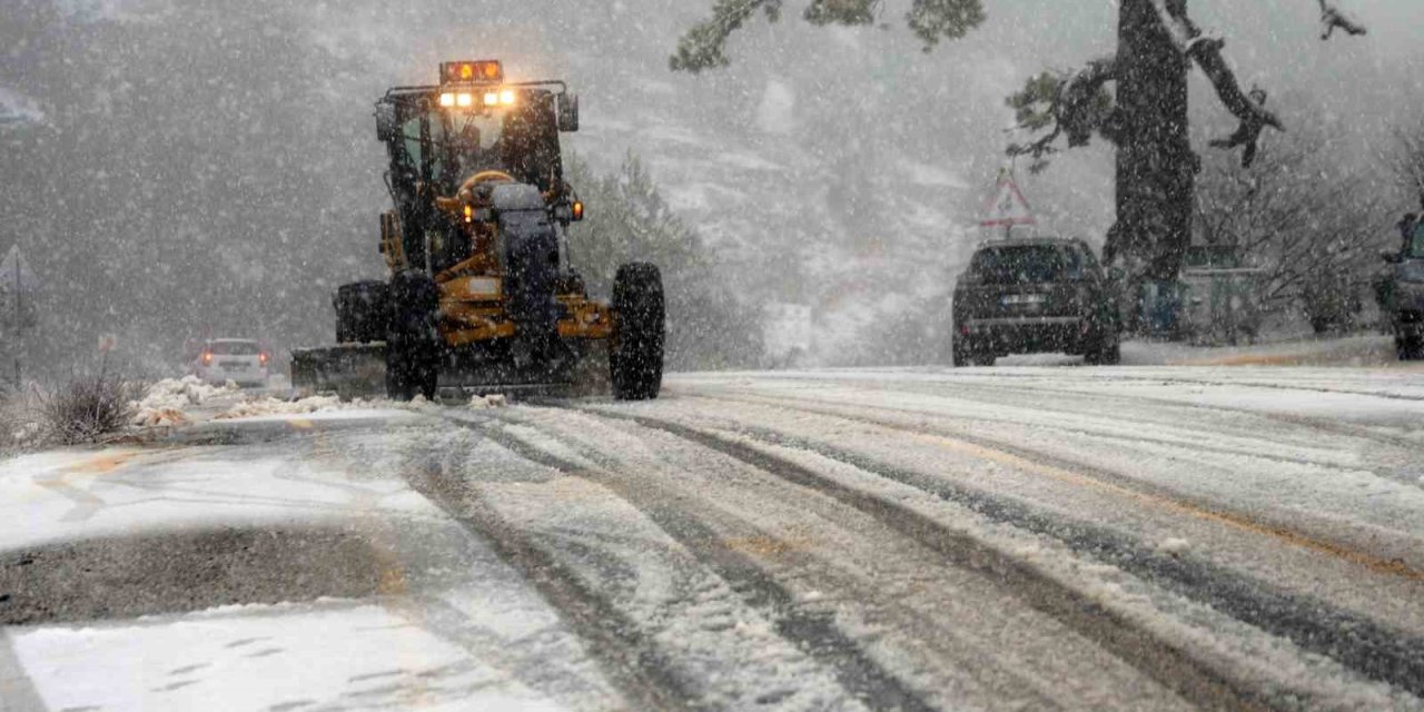 Muğla’nın yüksek kesimlerinde kar yağışı etkili olmaya başladı
