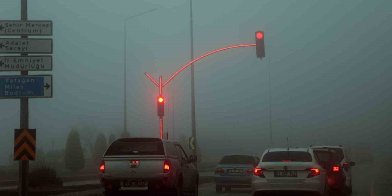 Muğla’da yağmur sonrası yoğun sis ulaşımı olumsuz etkiledi