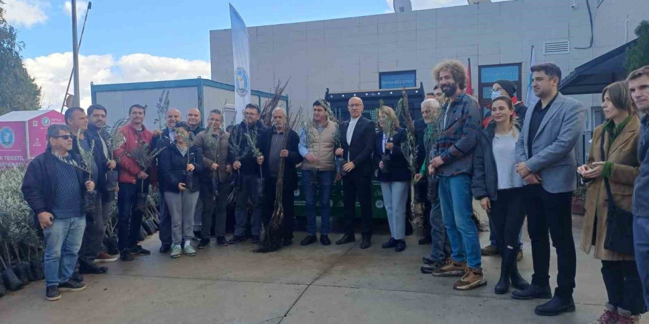 Büyükşehir harekete geçti, Datça’da fidanlar üreticilerle buluştu