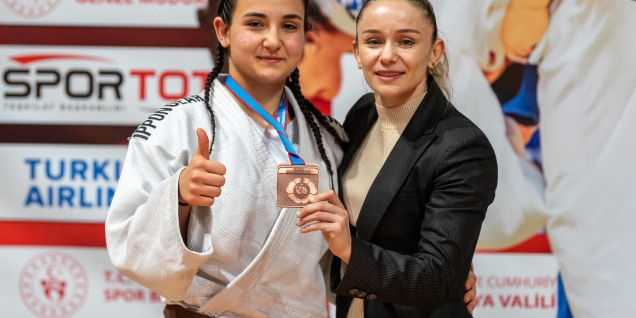 Yunusemreli Kevser’den milli takıma uzanan bronz