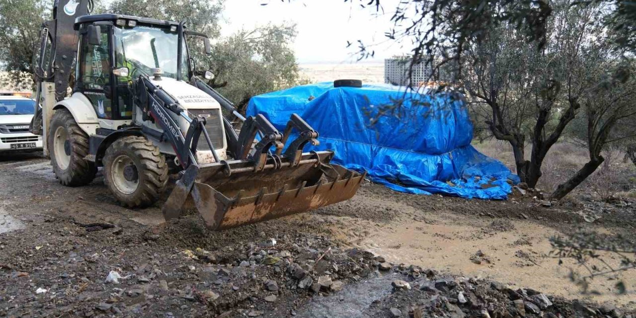 Başkan Şimşek yağıştan etkilenen mahallelerde incelemelerde bulundu