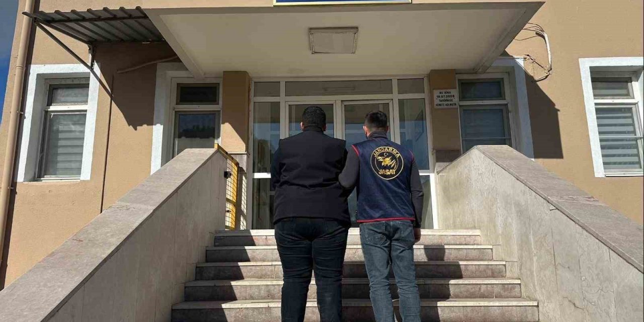 Kesinleşmiş 43 yıl 8 ay hapis cezasıyla aranan şahıs yakalandı