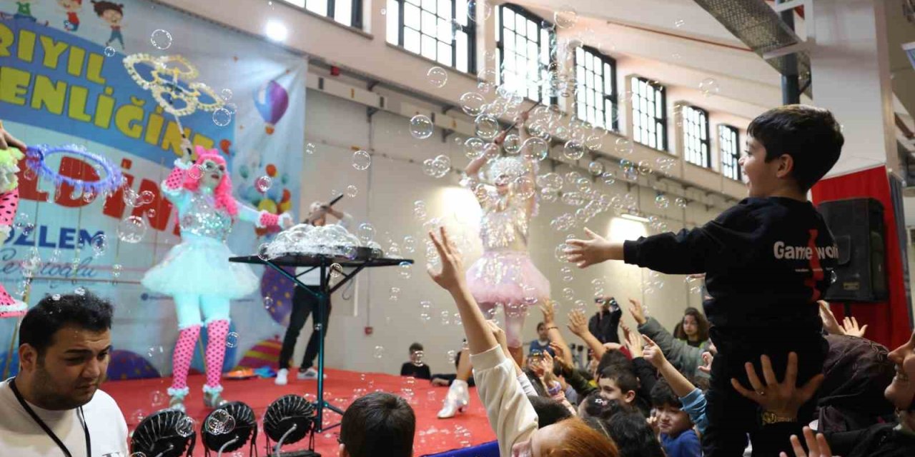 Aydın Büyükşehir Belediyesi’nden Efeler’de yarıyıl karne şenliği