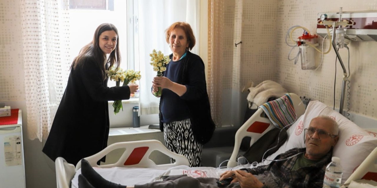 İptal edilen festivalin nergisleri hastanede yüzleri güldürdü