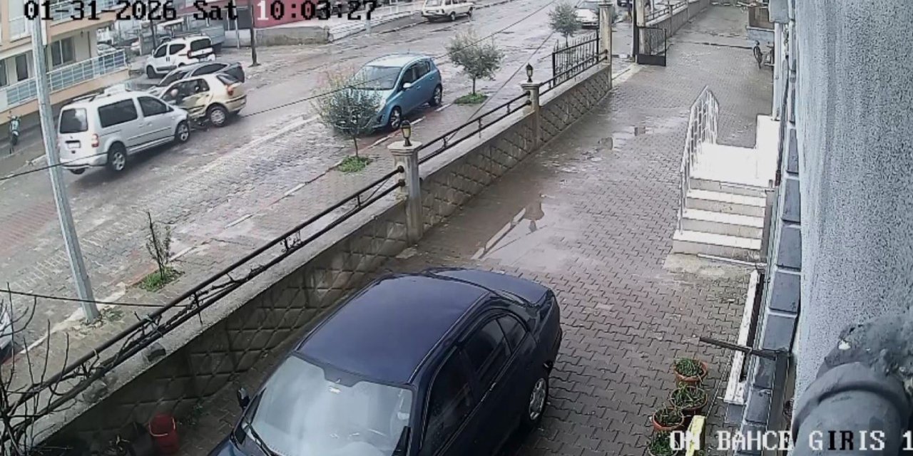 Dikkatsizlik kazayı beraberinde getirdi: 2 yaralı