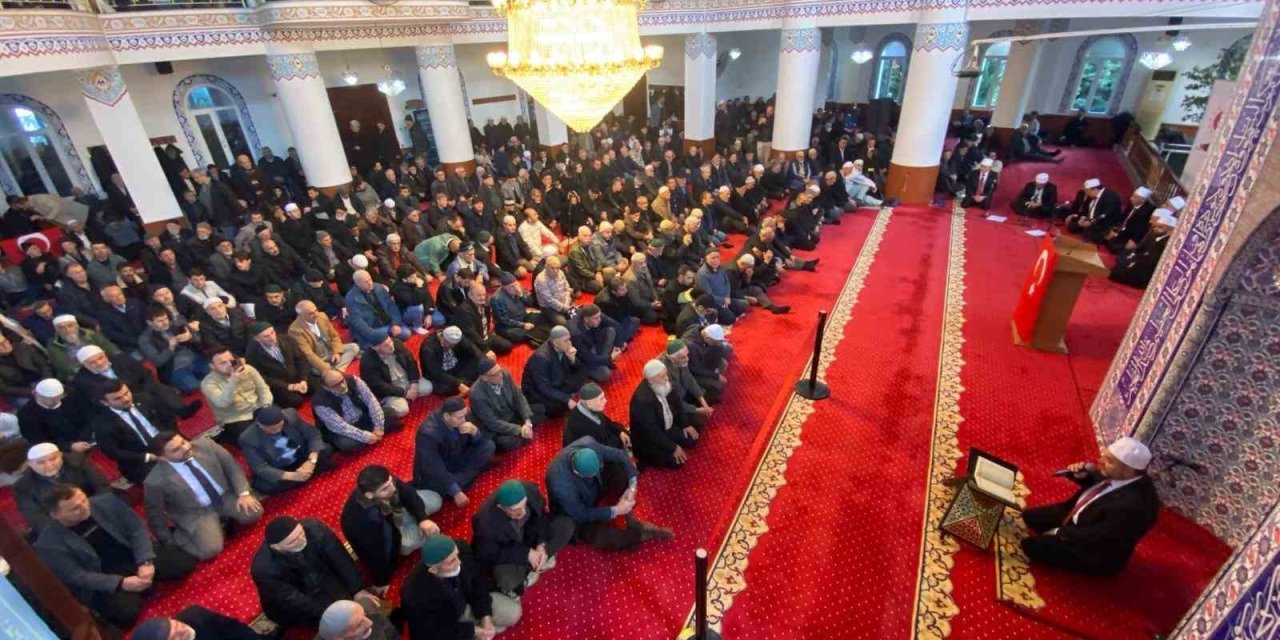 İzmir’de ’1001 Hatim’ duası yapıldı