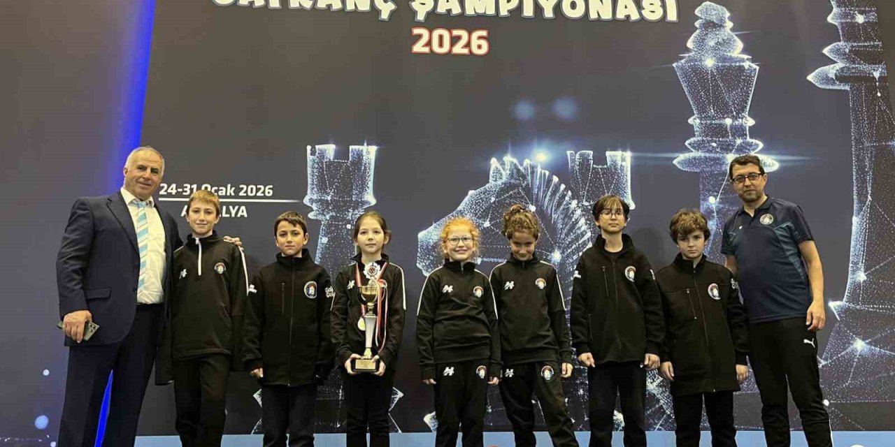 Çeşme Belediyesporlu satranççılardan Türkiye Şampiyonası’nda büyük başarı