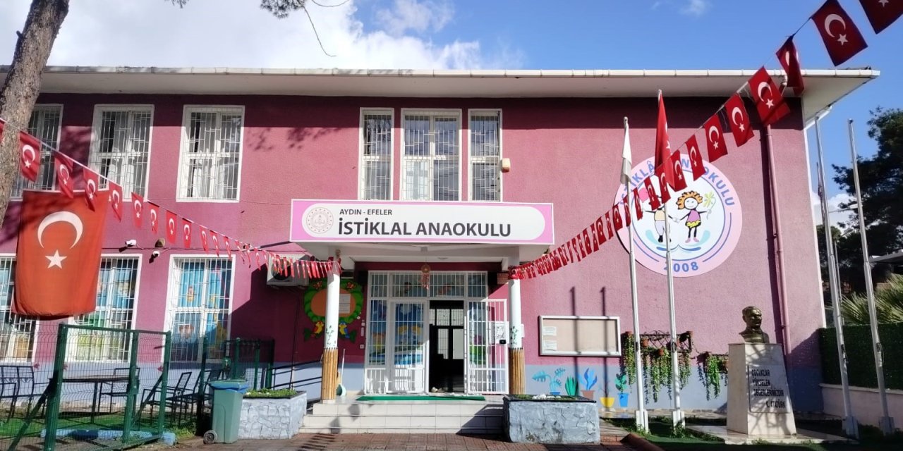 Efeler’de ikinci dönem "Bayrak Sevgisi" dersiyle başlayacak