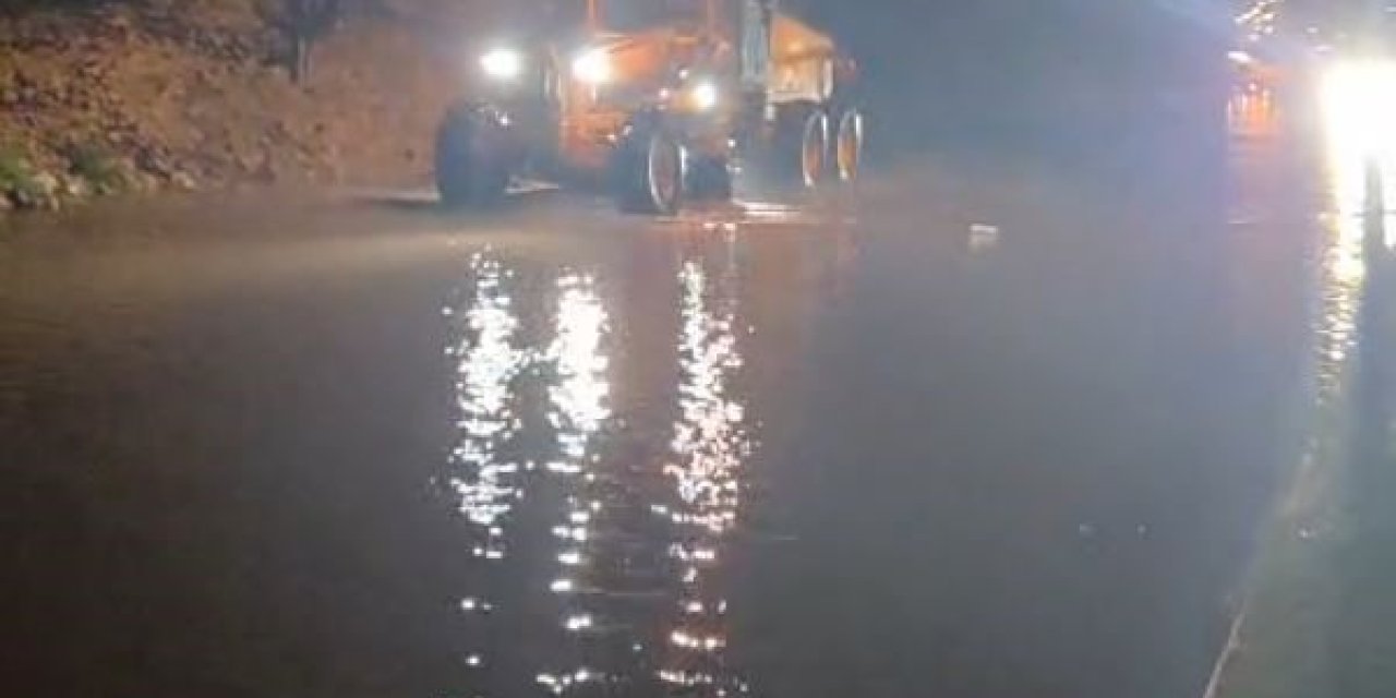 Aydın’ı sağanak vurdu: Söke ve Kuşadası yollarında ulaşım durdu