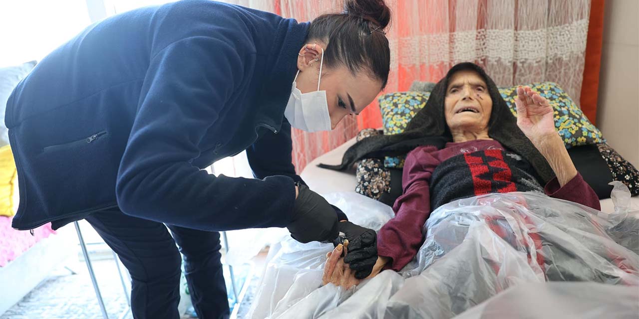 Efeler’de evde bakım hizmetleri başlıyor