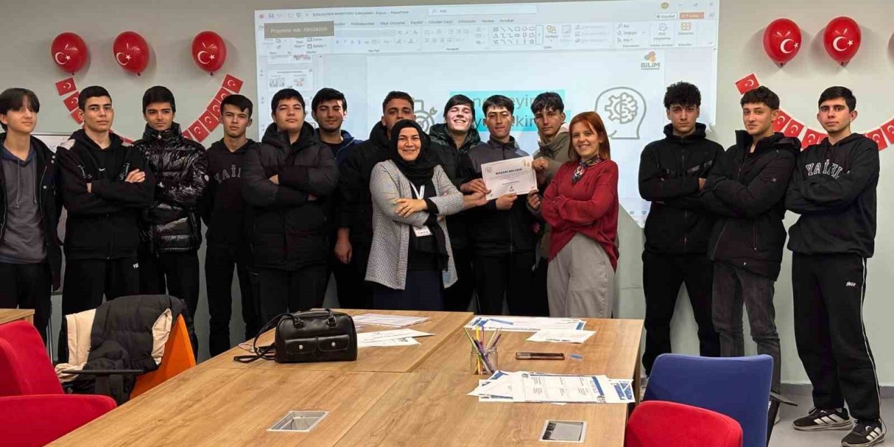 Binlerce öğrenci ara tatilde bilimle buluştu