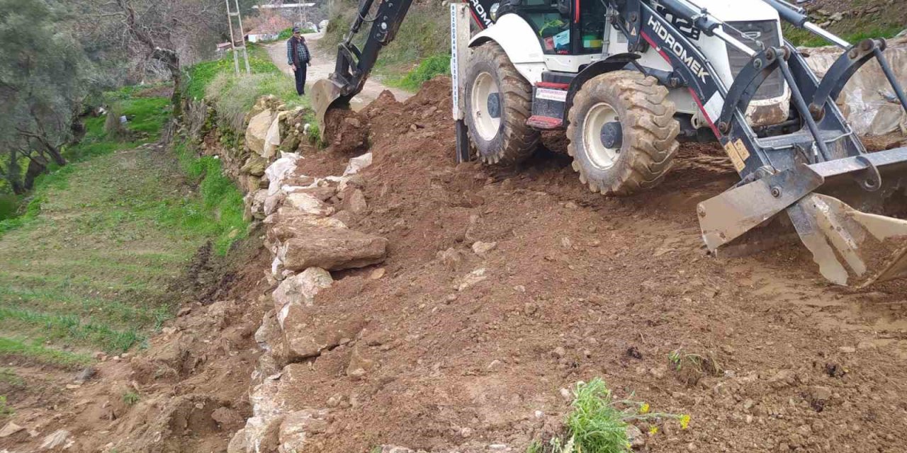 Bozdoğan Belediyesi ekipleri sağanak yağış sonrası çalışmalarını sürdürüyor