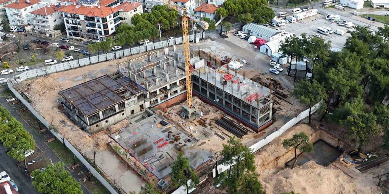 Abide H. Nuri Öncüer Huzurevi inşaatı devam ediyor