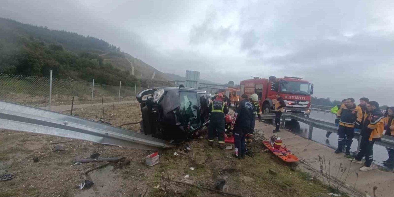 Kontrolden çıkan araç bariyere çarptı: 2 ölü