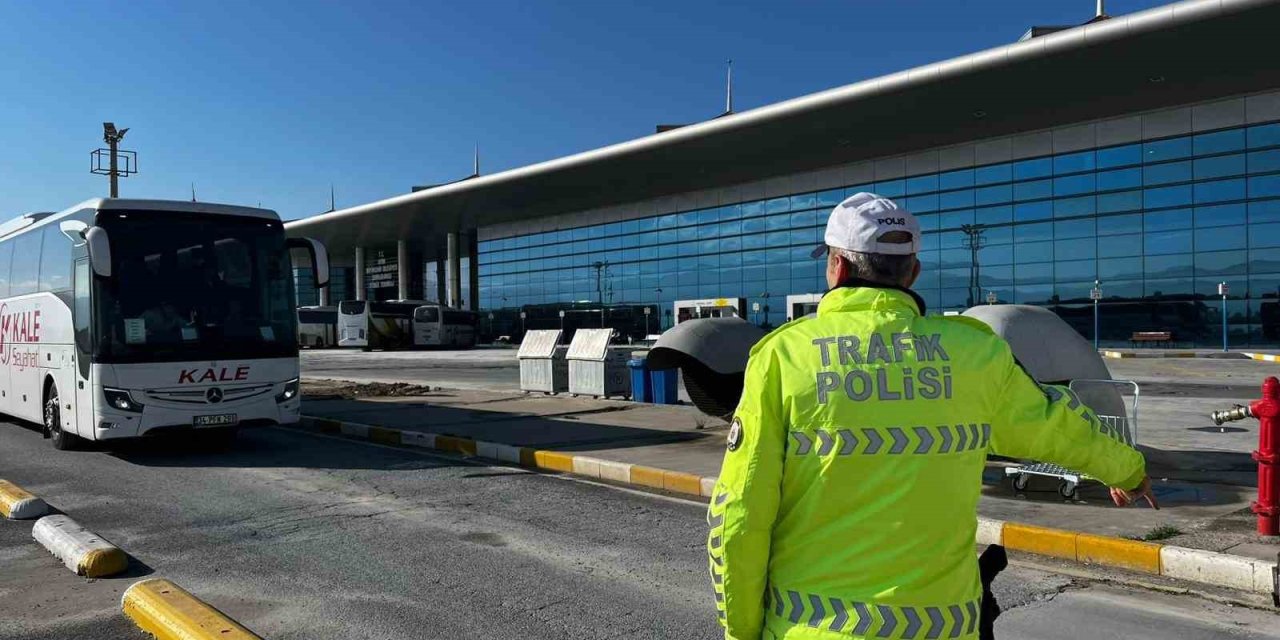 Yolcu gibi bindiler, kural ihlalini affetmediler