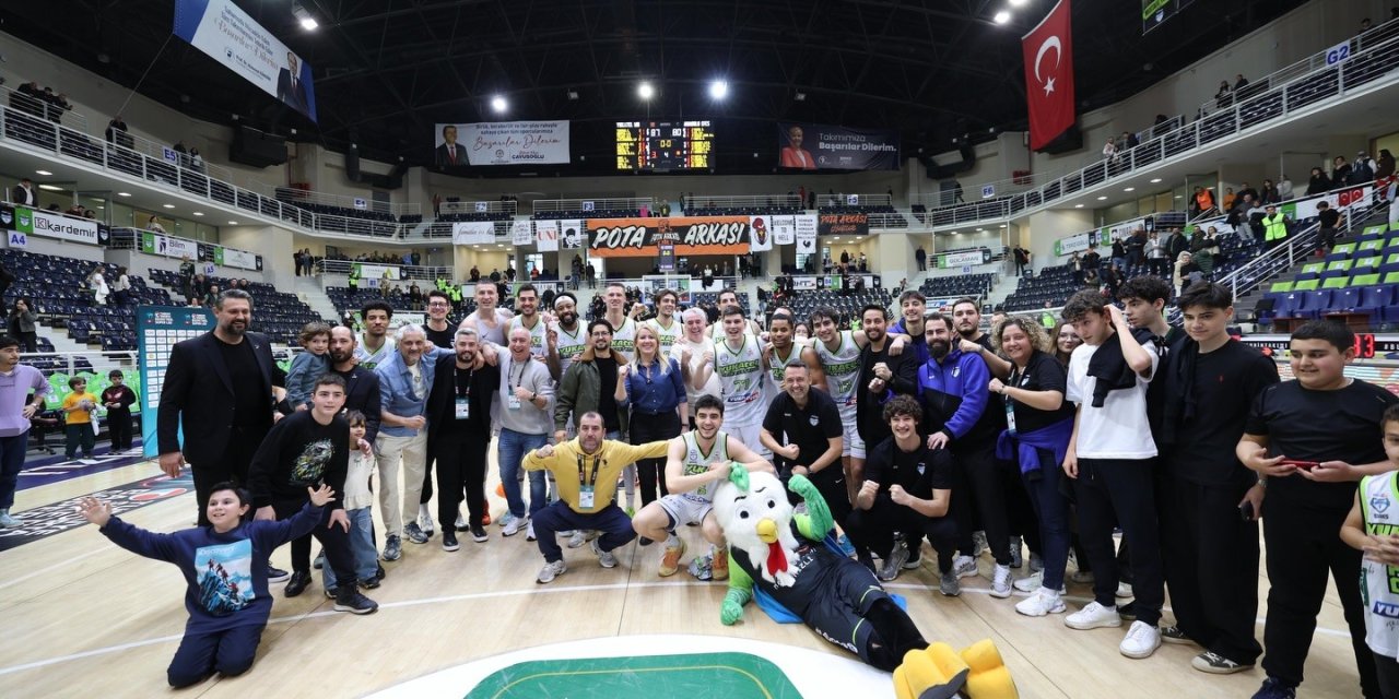 Anadolu Efes galibiyeti Merkezefendi’de yüzleri güldürdü