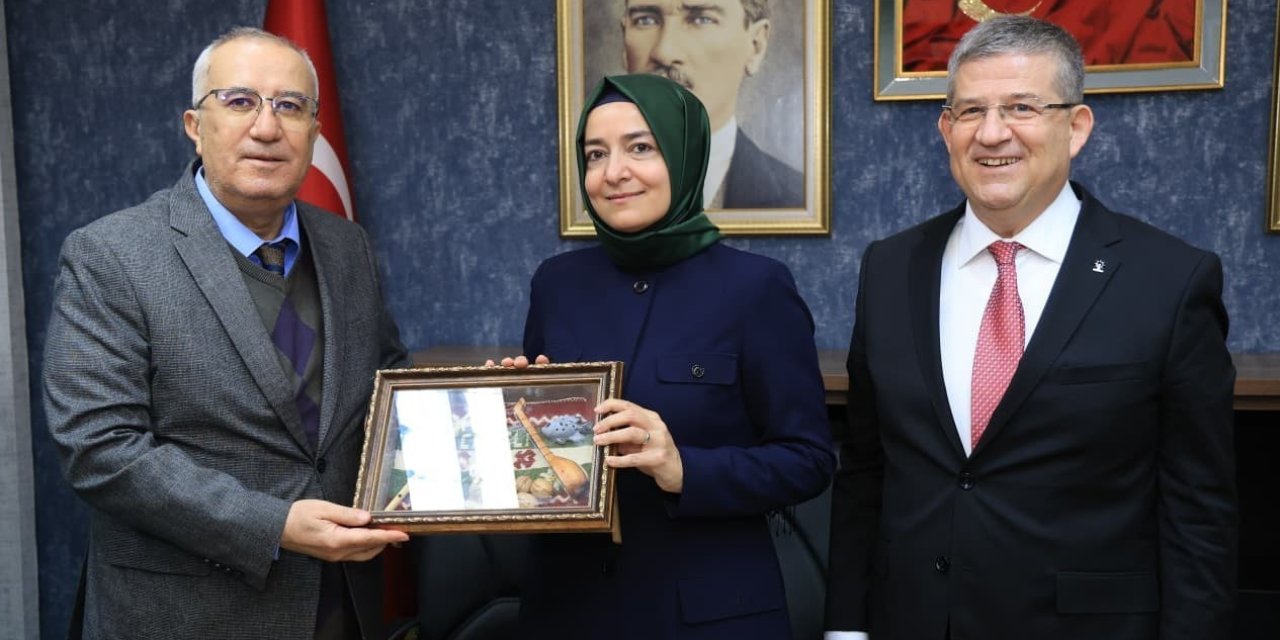 Başkan Arslan’dan AK Parti Genel Başkan Yardımcısı Kaya’ya anlamlı hediye