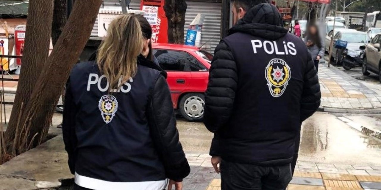Polisten öğrencilerin yoğun olduğu bölgelerde denetim