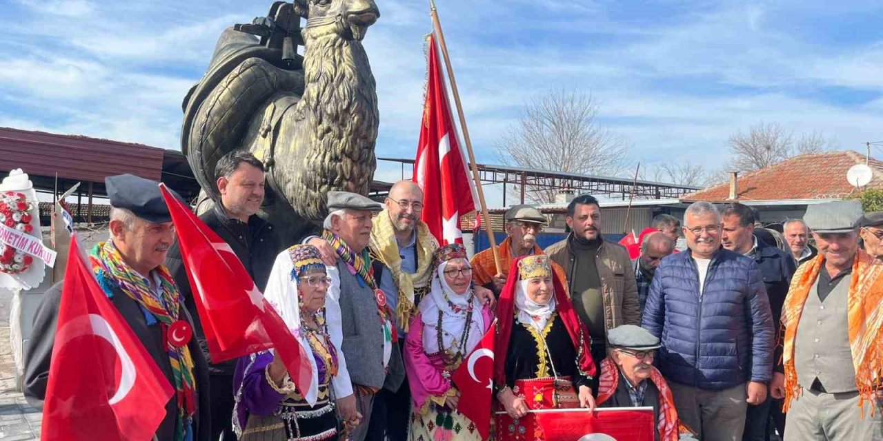Başkan Zencirci’den devesiyle ünlü Turanlar’a deve heykeli
