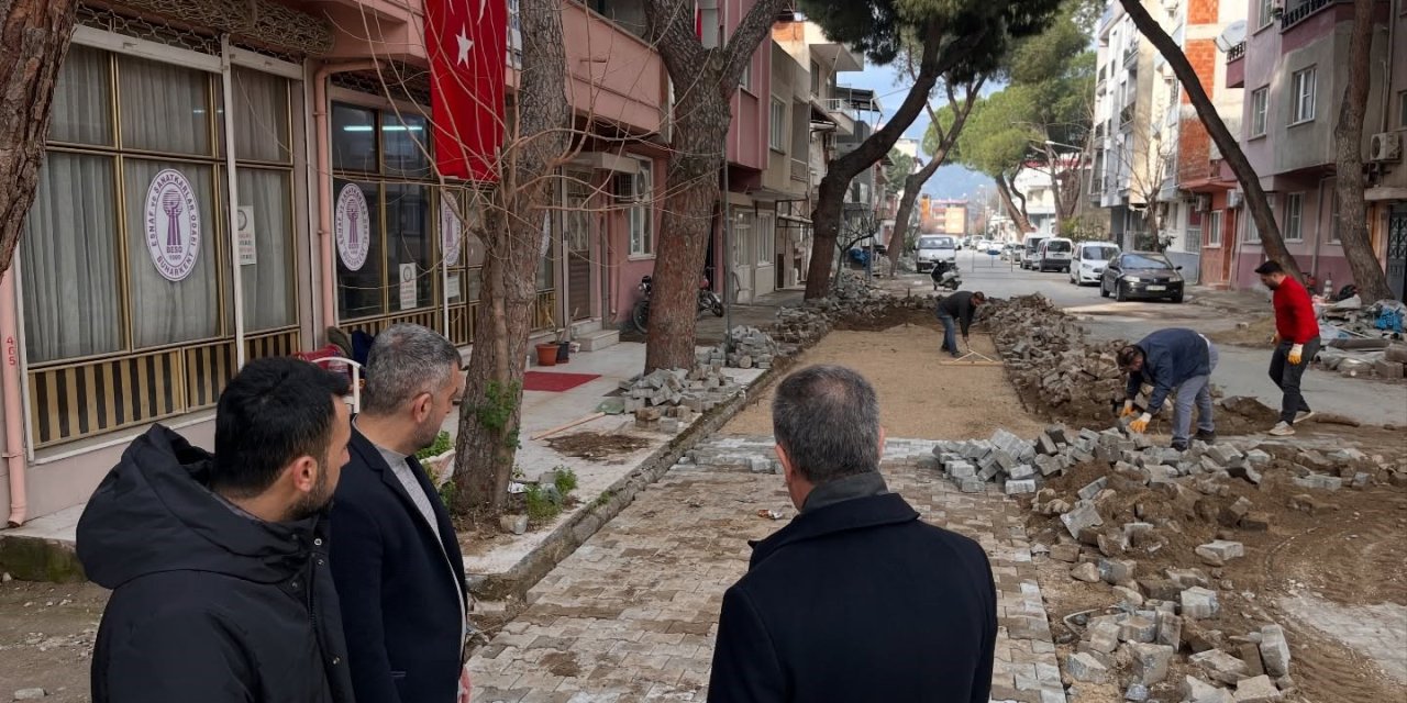 Buharkent’te bozulan yollar yenileniyor