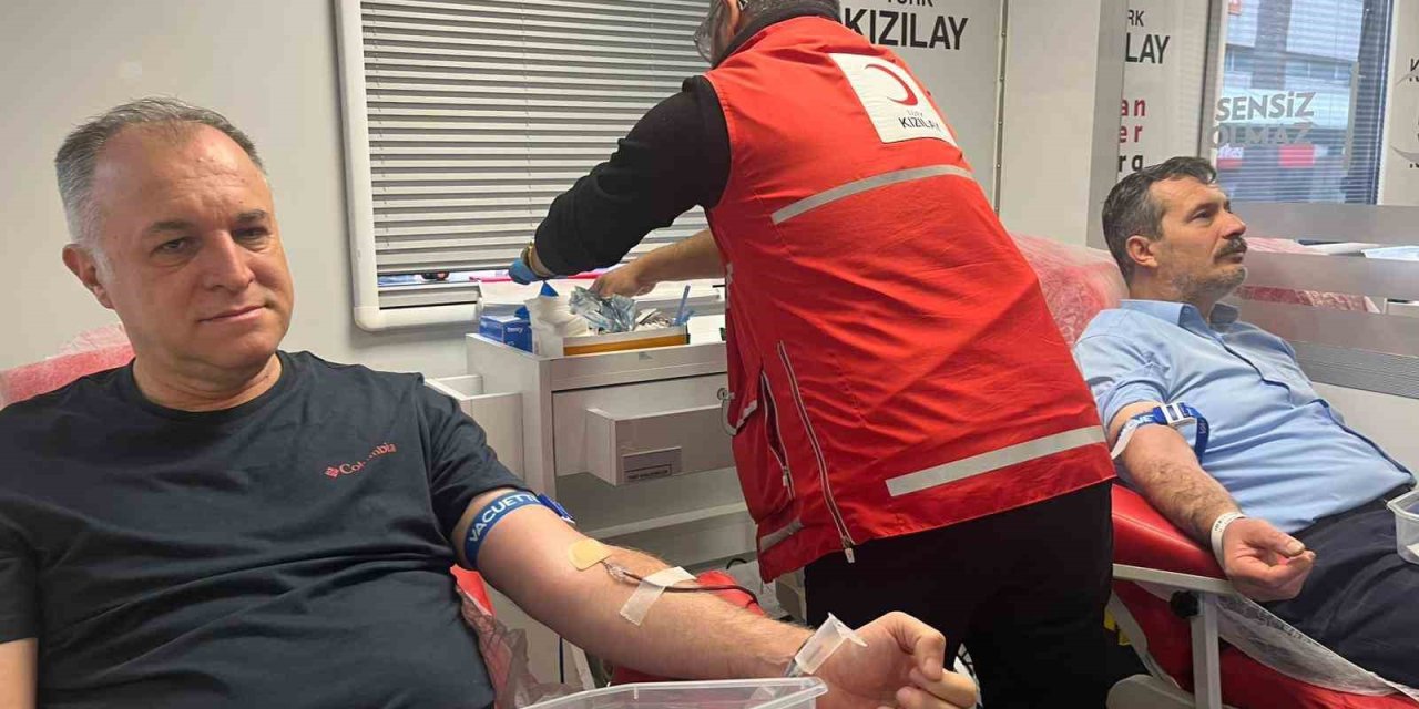 İzmir’de imam hatiplilerden kan bağışı seferberliği