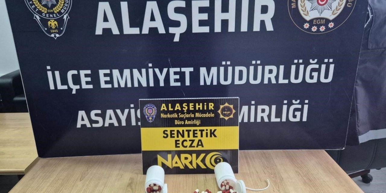 Aracında sentetik haplarla yakalanan genç tutuklandı