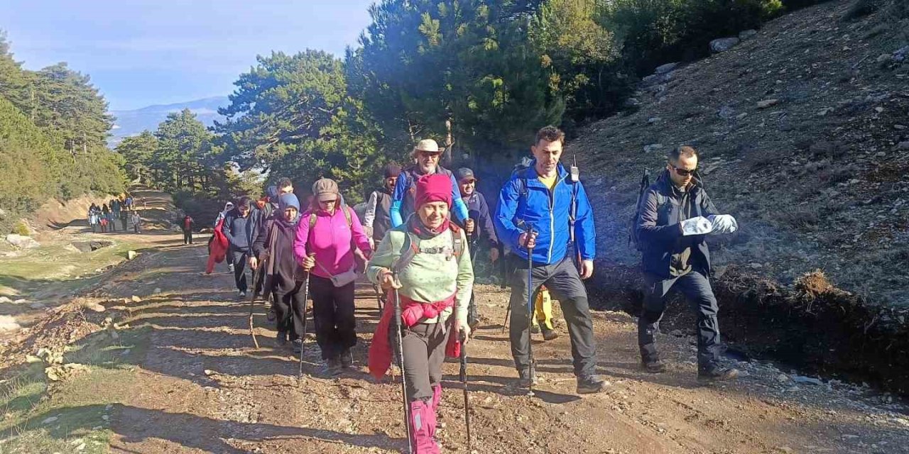 Doğaseverler Denizli’nin yeşilliklerine yürüyor