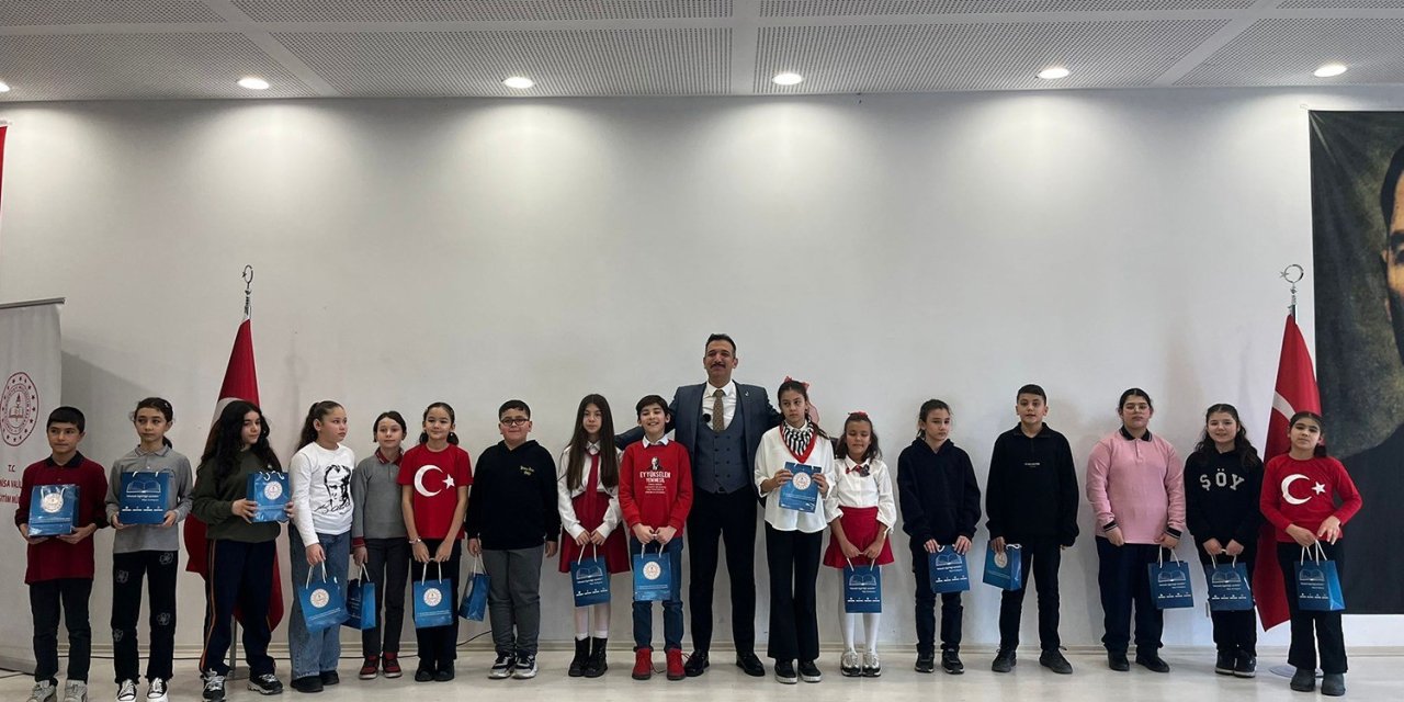 İstiklal Marşı Güzel Okuma Yarışması’nda il birincisi Kula’dan