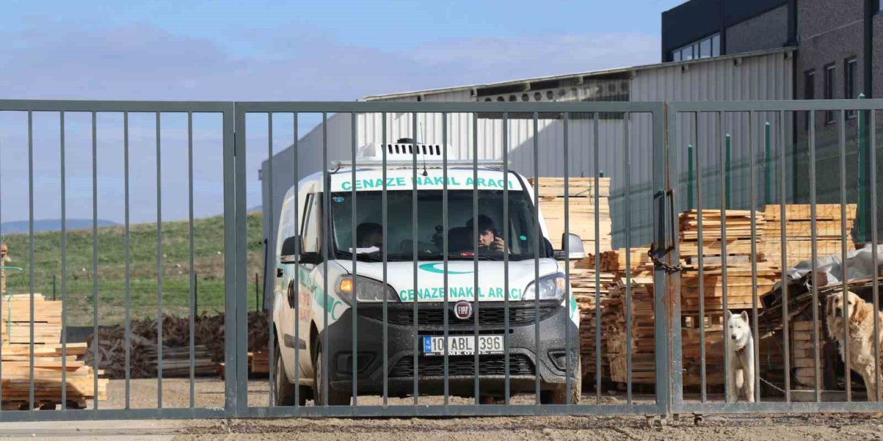 Kereste makinesinden fırlayan parça işçinin ölümüne neden oldu