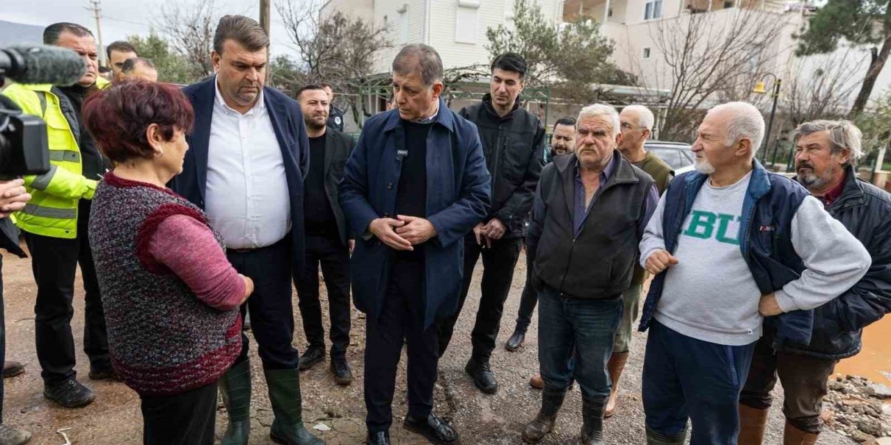 Başkan Tugay’dan Seferihisar’da yağıştan etkilenenlere yerinde destek