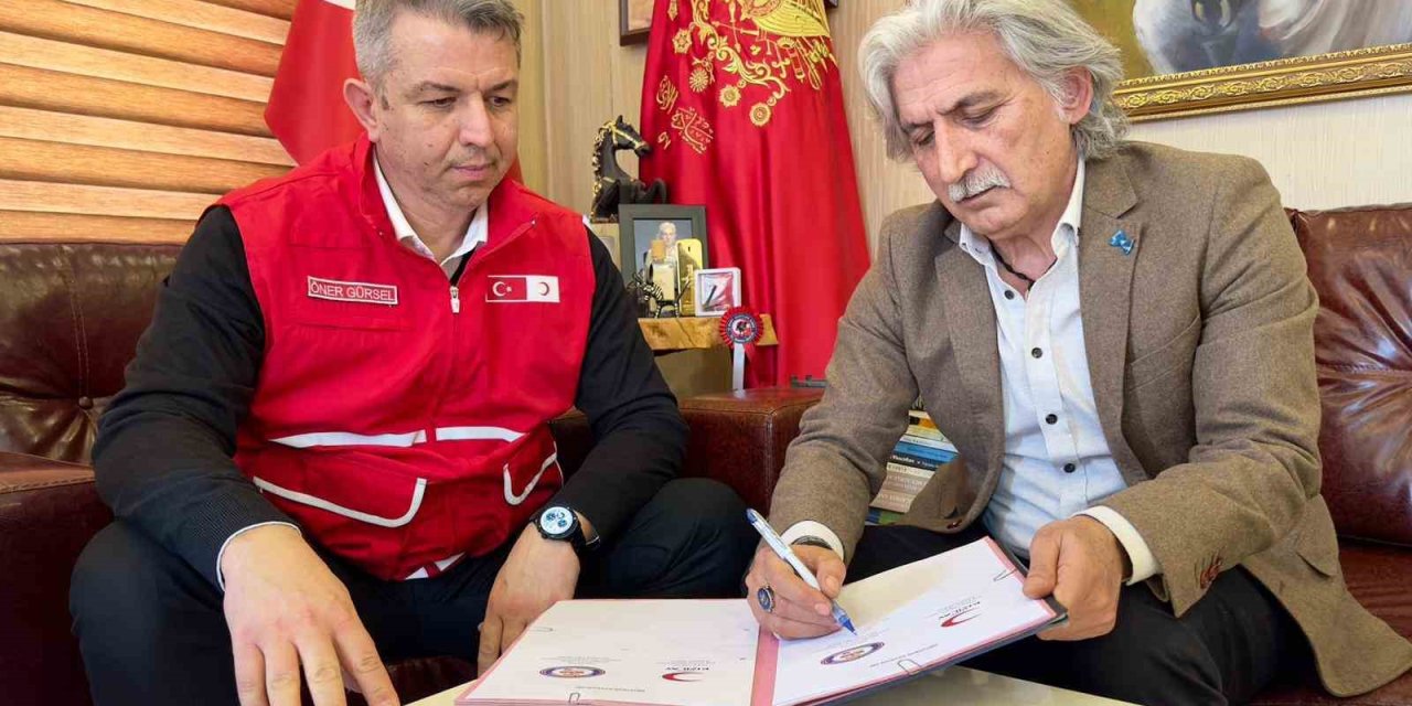 Türk Kızılay’dan Manisa’da 200 aileye sıcak iftar desteği