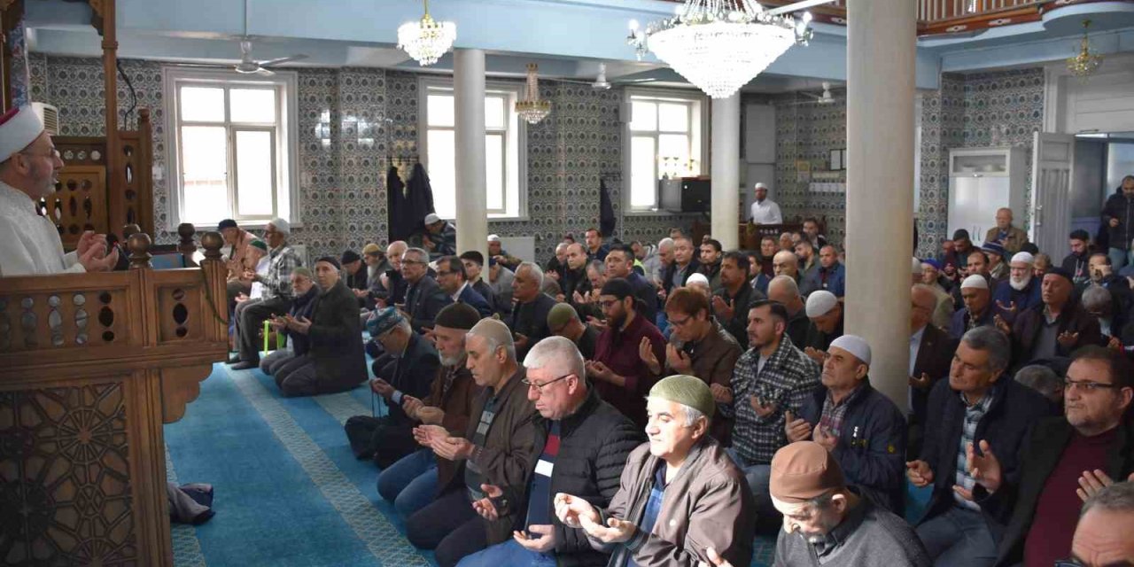 Asrın felaketinin 3’üncü yılında Salihli’de yürekler aynı duada buluştu