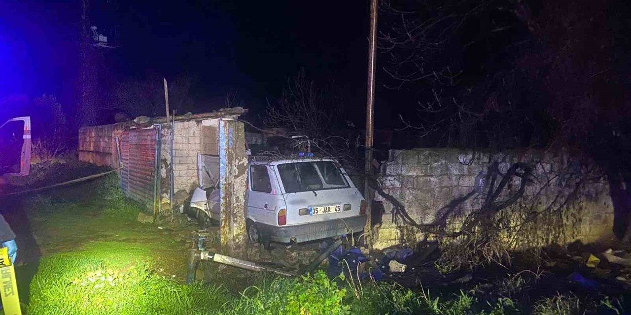 İzmir’de otomobil bahçe duvarına çarptı: 1 ölü
