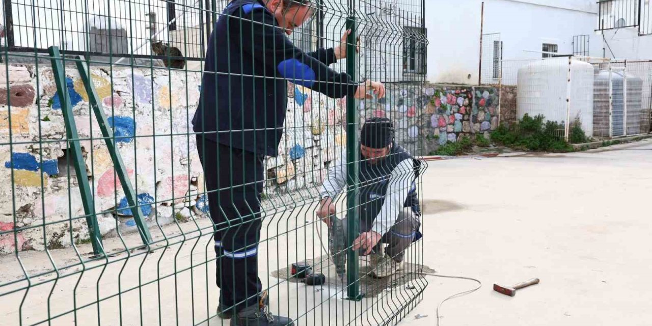 Belediyeden okullara kapsamlı bakım ve onarım çalışmaları