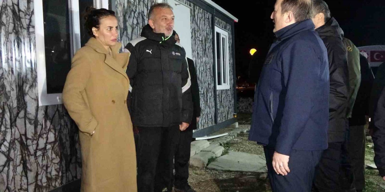 AFAD Başkanı Pehlivan: "(Uşak’taki taşkınlar) Şu an itibarıyla yaklaşık 100 araç, 150 personel görev yapıyor"