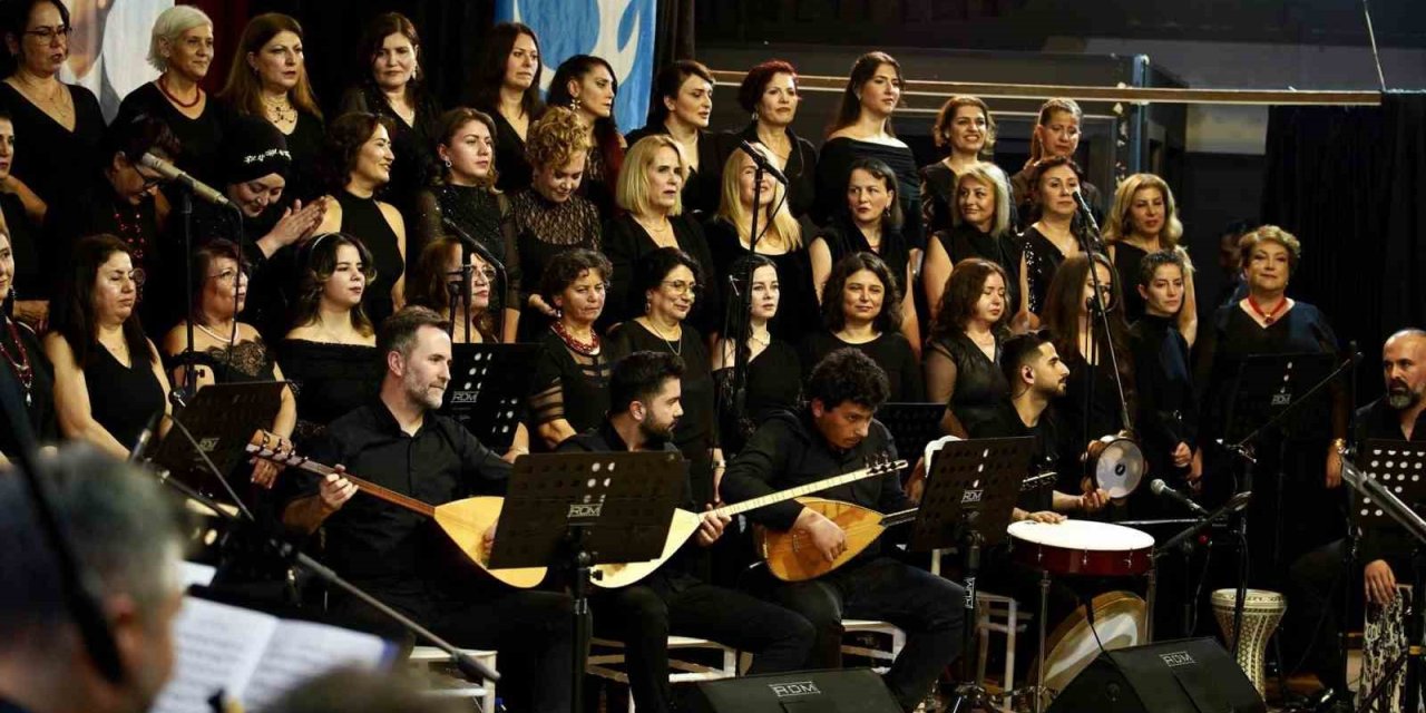 Aliağa’da Türk Halk Müziği rüzgârı esti