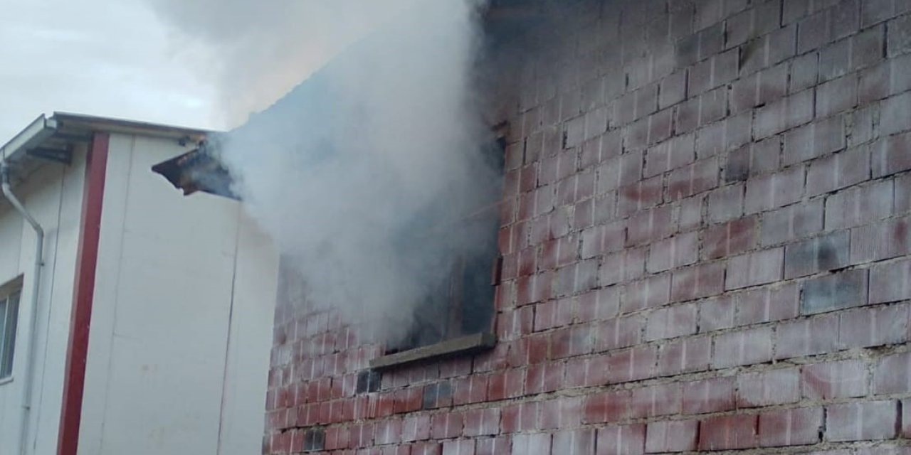 Selendi’de bir yıllık emek dakikalar içinde kül oldu