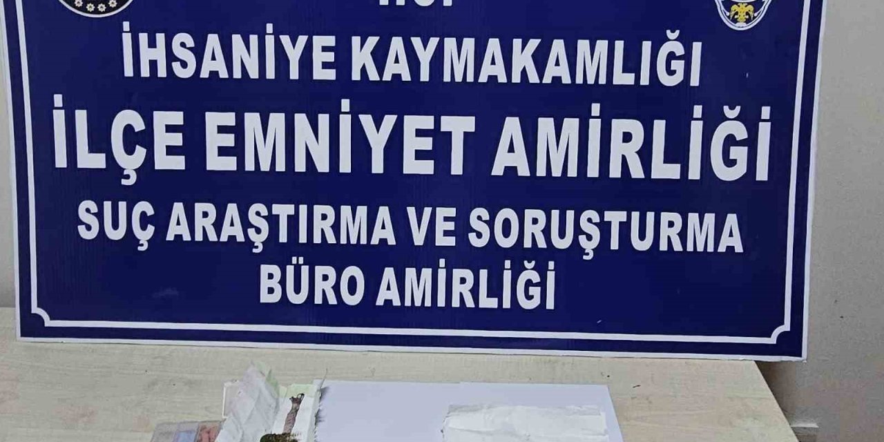 Uyuşturucu kullanarak direksiyon başına geçen şahsı polis yakaladı